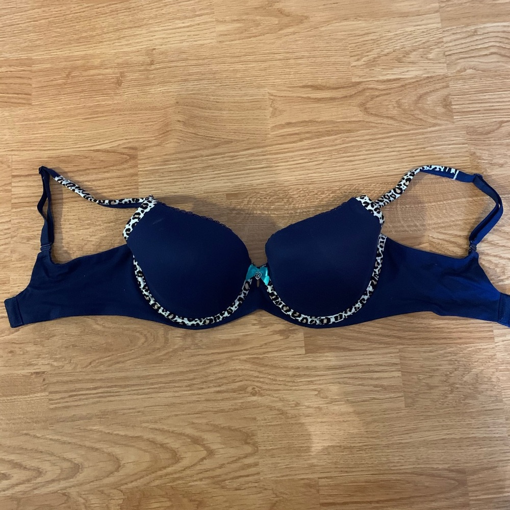 Victoria’s Secret Navy Demi Bra 32DD